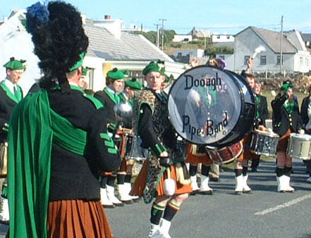 Dooagh Pipe Band drummer in action